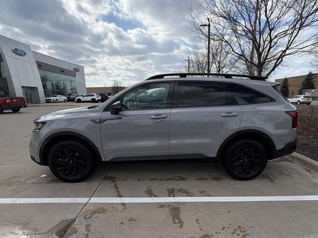 used 2022 Kia Sorento car, priced at $27,490