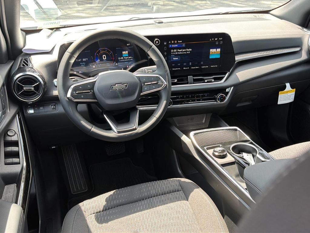new 2026 Chevrolet Equinox car, priced at $32,205