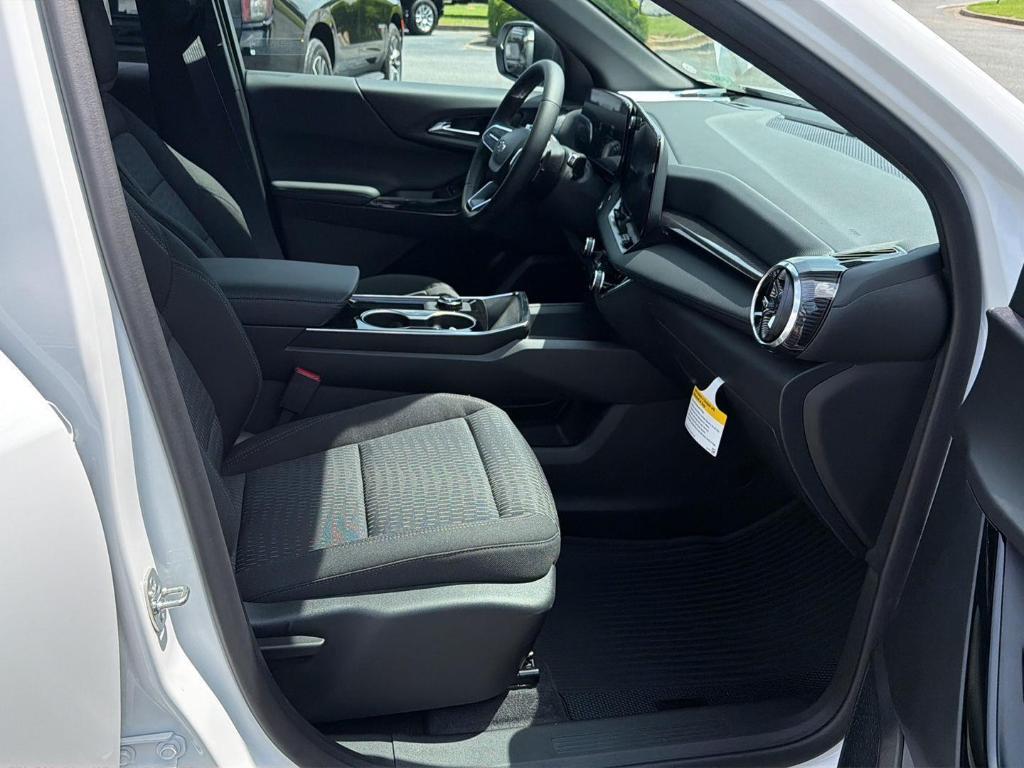 new 2026 Chevrolet Equinox car, priced at $32,205