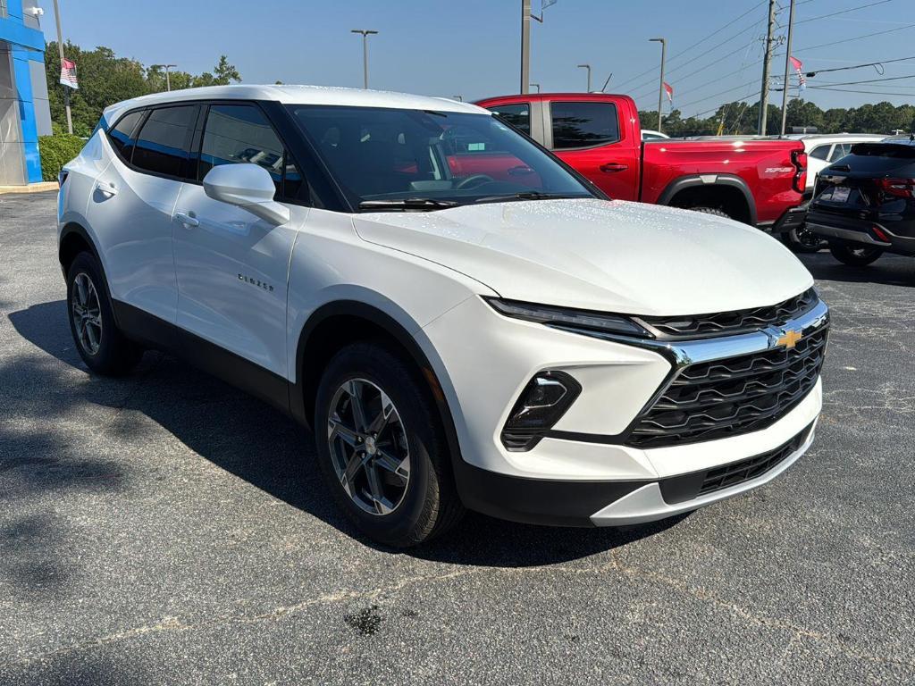 new 2025 Chevrolet Blazer car, priced at $32,780