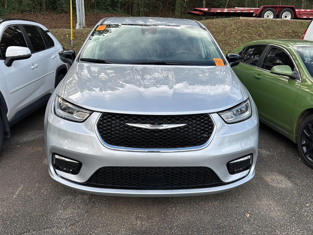used 2024 Chrysler Pacifica car, priced at $31,999