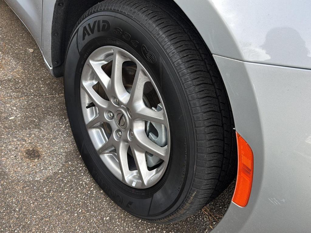 used 2024 Chrysler Pacifica car, priced at $31,999