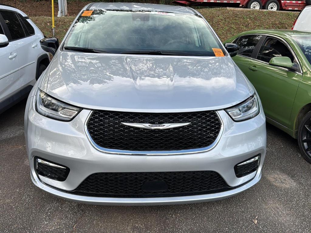used 2024 Chrysler Pacifica car, priced at $31,999