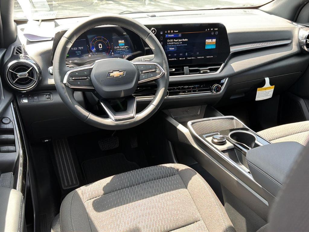new 2026 Chevrolet Equinox car, priced at $31,160