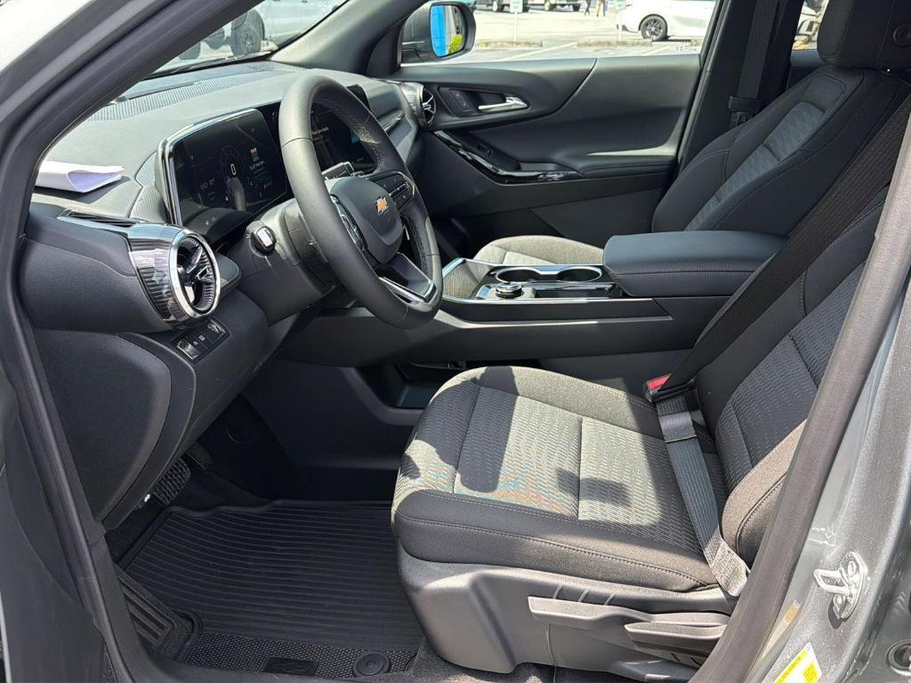 new 2026 Chevrolet Equinox car, priced at $31,160