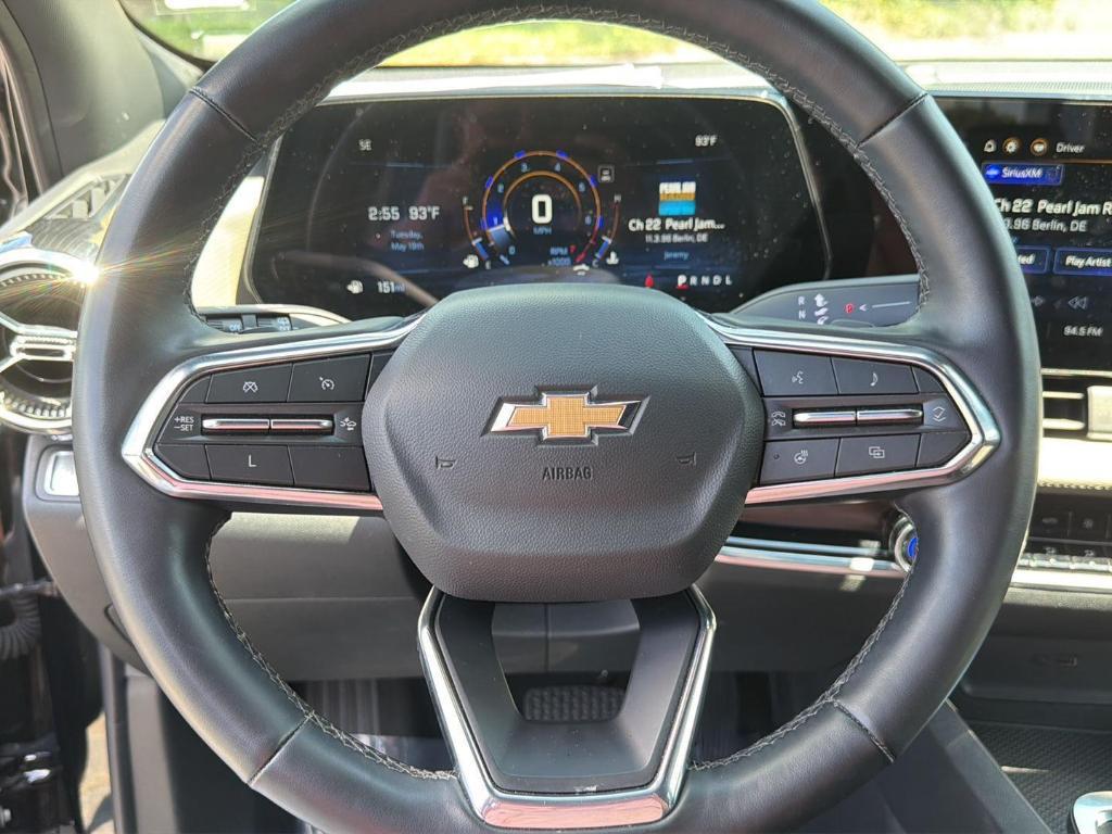 used 2025 Chevrolet Equinox car, priced at $25,998