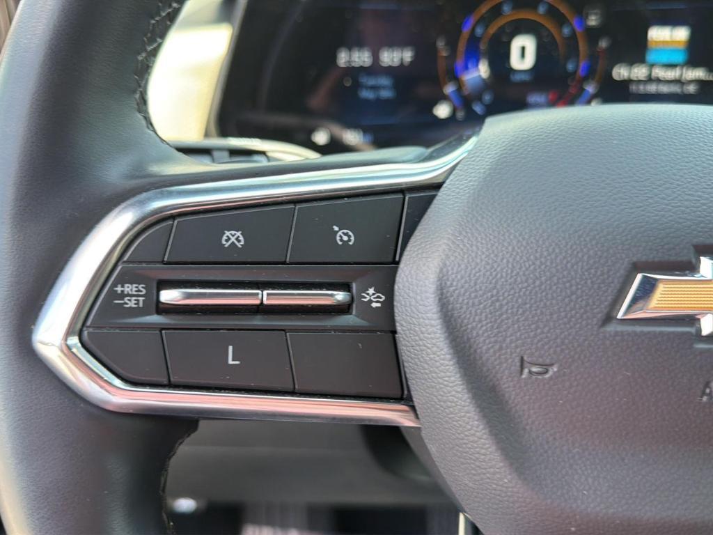 used 2025 Chevrolet Equinox car, priced at $25,998