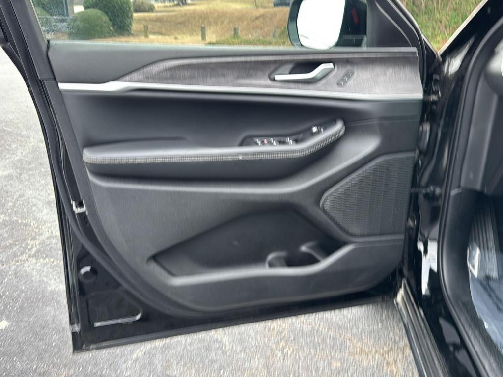 used 2024 Jeep Grand Cherokee L car, priced at $34,997