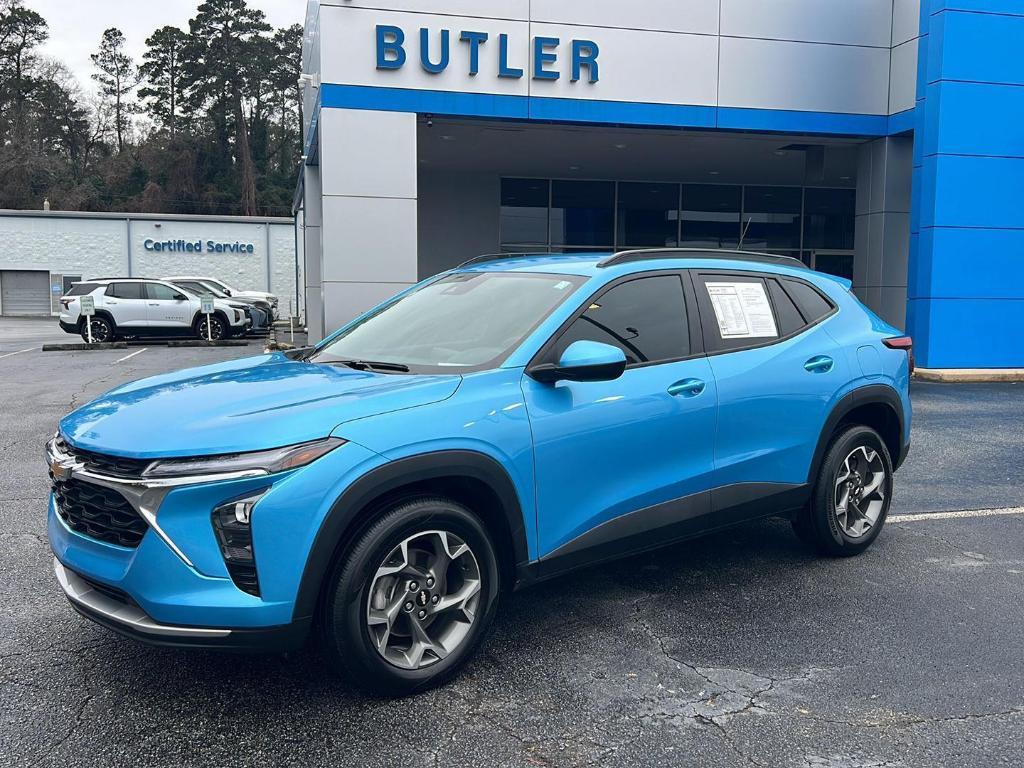 used 2025 Chevrolet Trax car, priced at $20,887