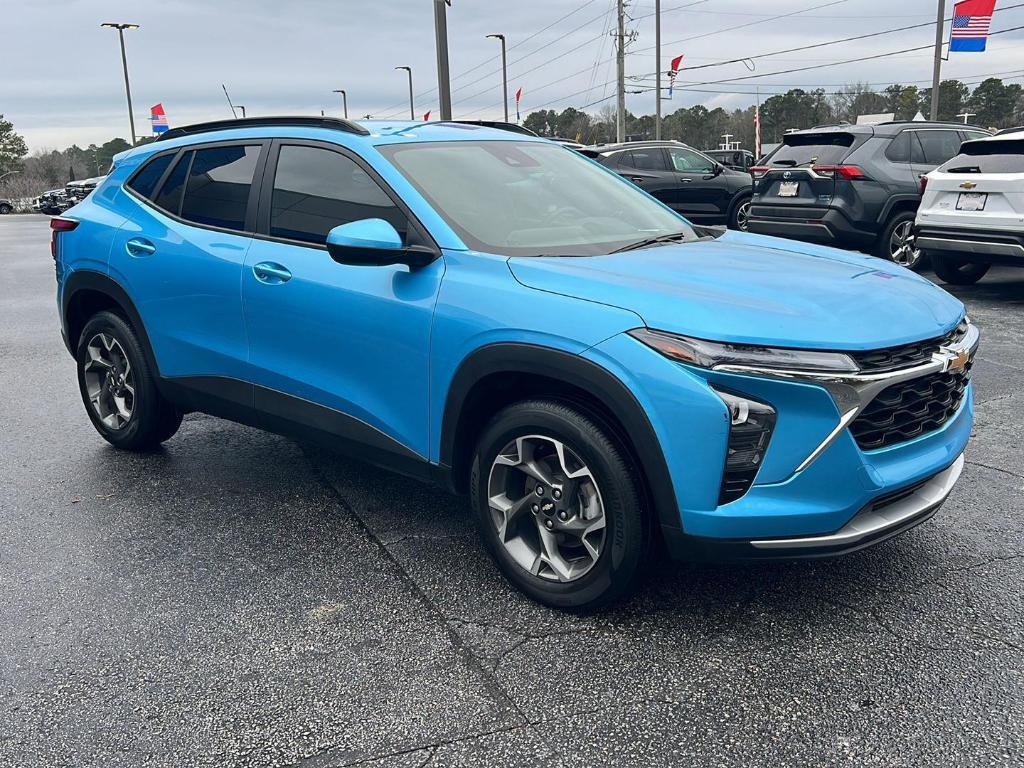 used 2025 Chevrolet Trax car, priced at $20,887