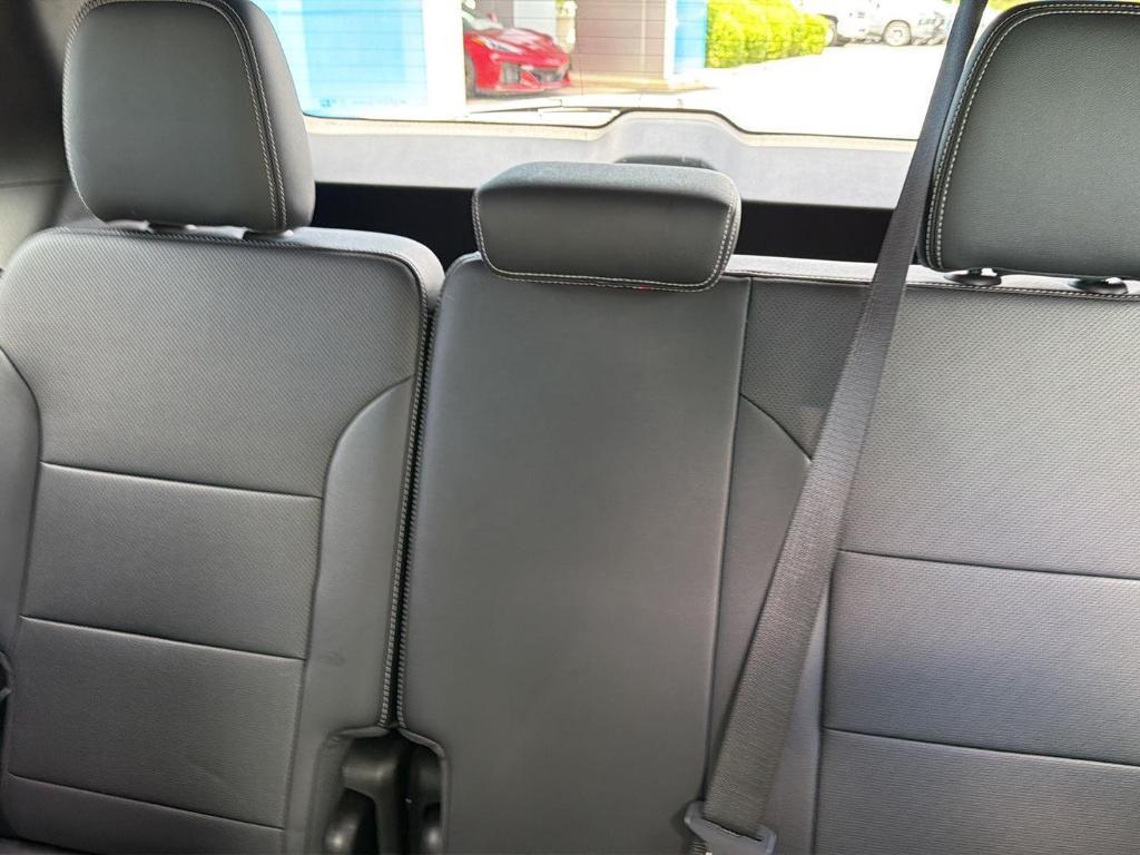 used 2025 Chevrolet Traverse car, priced at $36,998