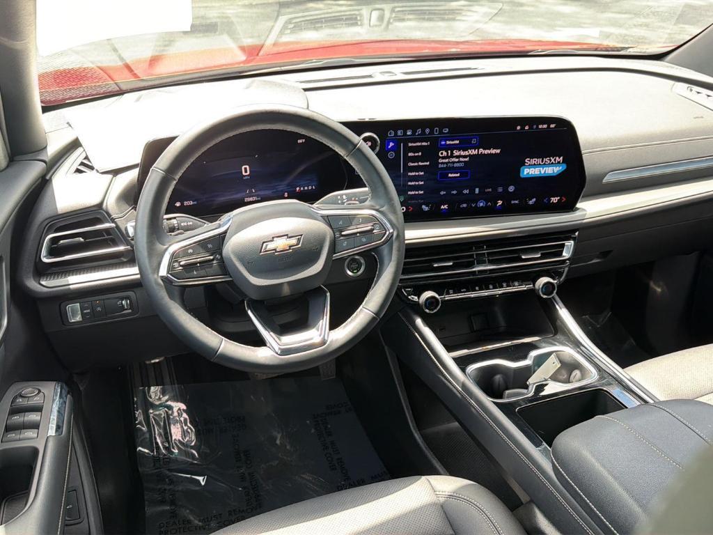 used 2025 Chevrolet Traverse car, priced at $36,998