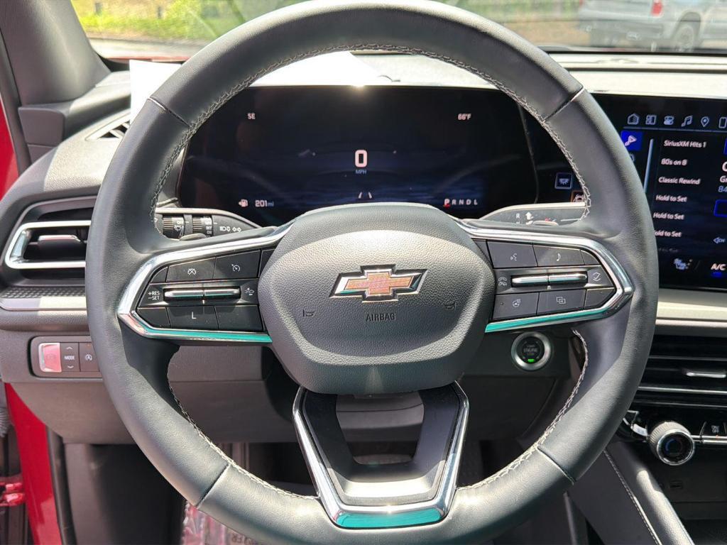 used 2025 Chevrolet Traverse car, priced at $36,998