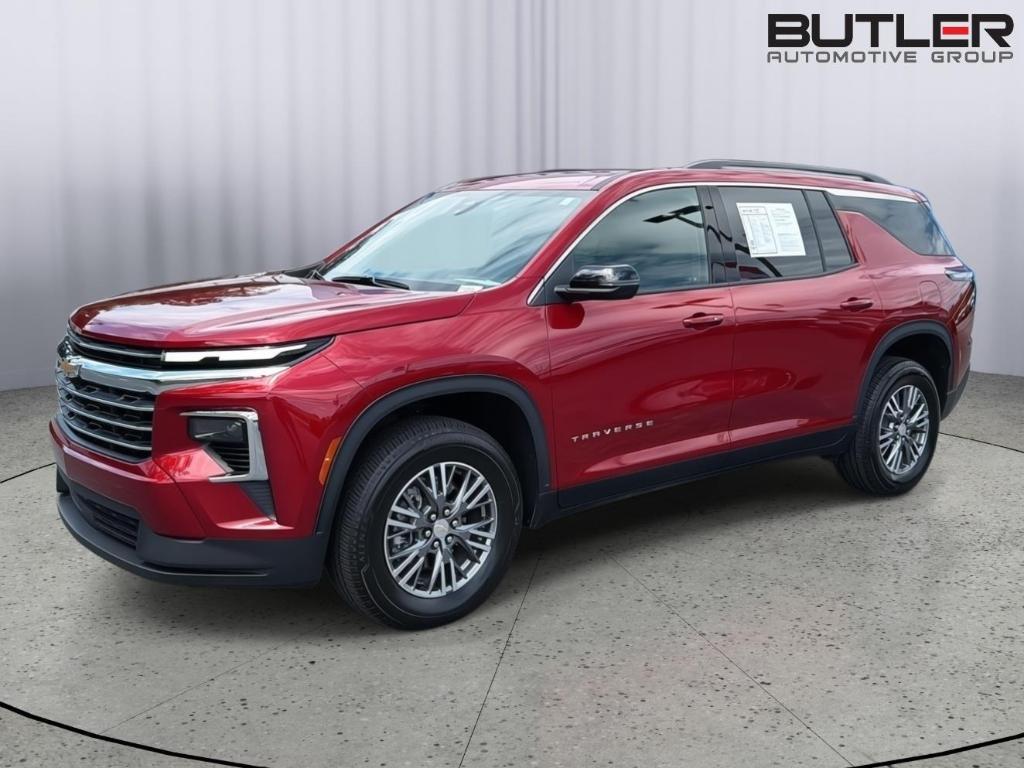used 2025 Chevrolet Traverse car, priced at $36,998