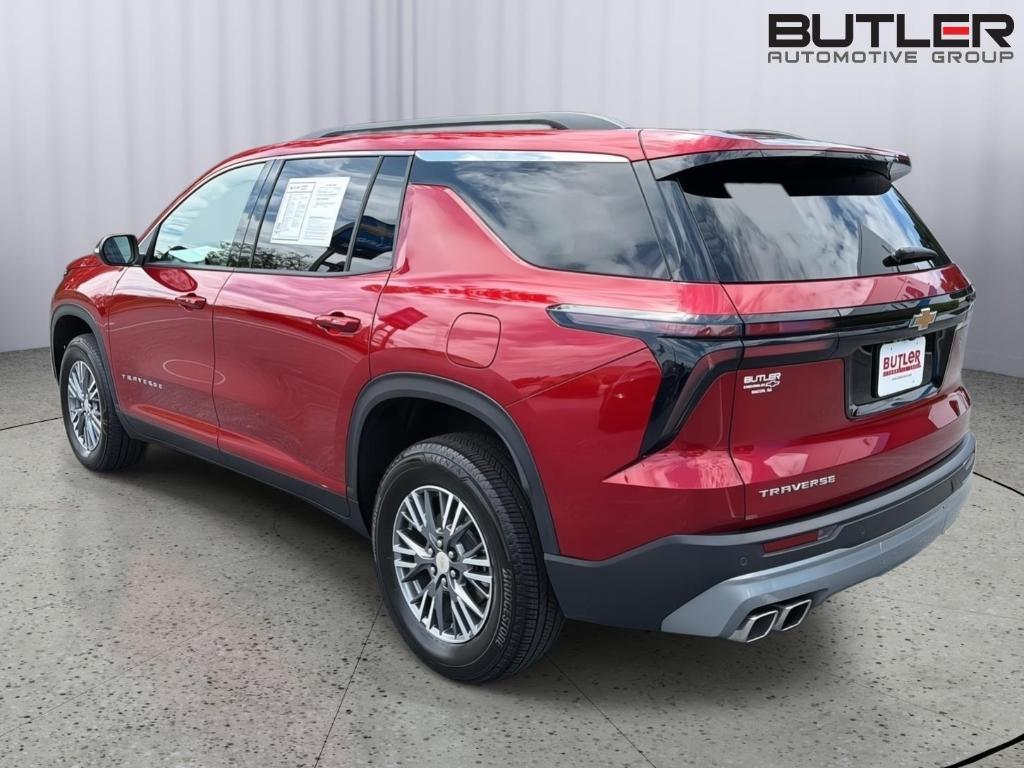 used 2025 Chevrolet Traverse car, priced at $36,998