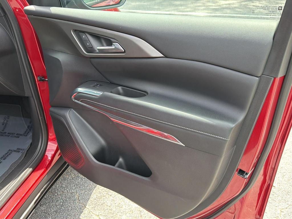 used 2025 Chevrolet Traverse car, priced at $36,998