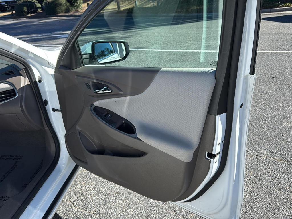 used 2024 Chevrolet Malibu car, priced at $18,999