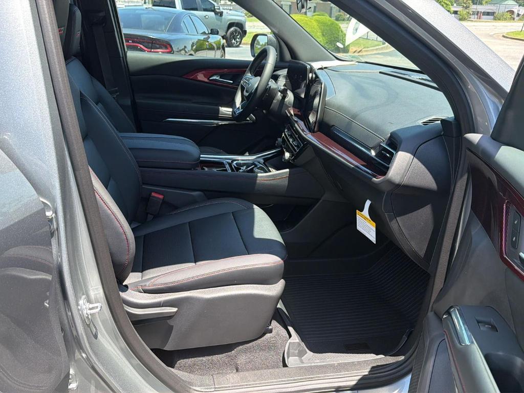 new 2026 Chevrolet Traverse car, priced at $51,360