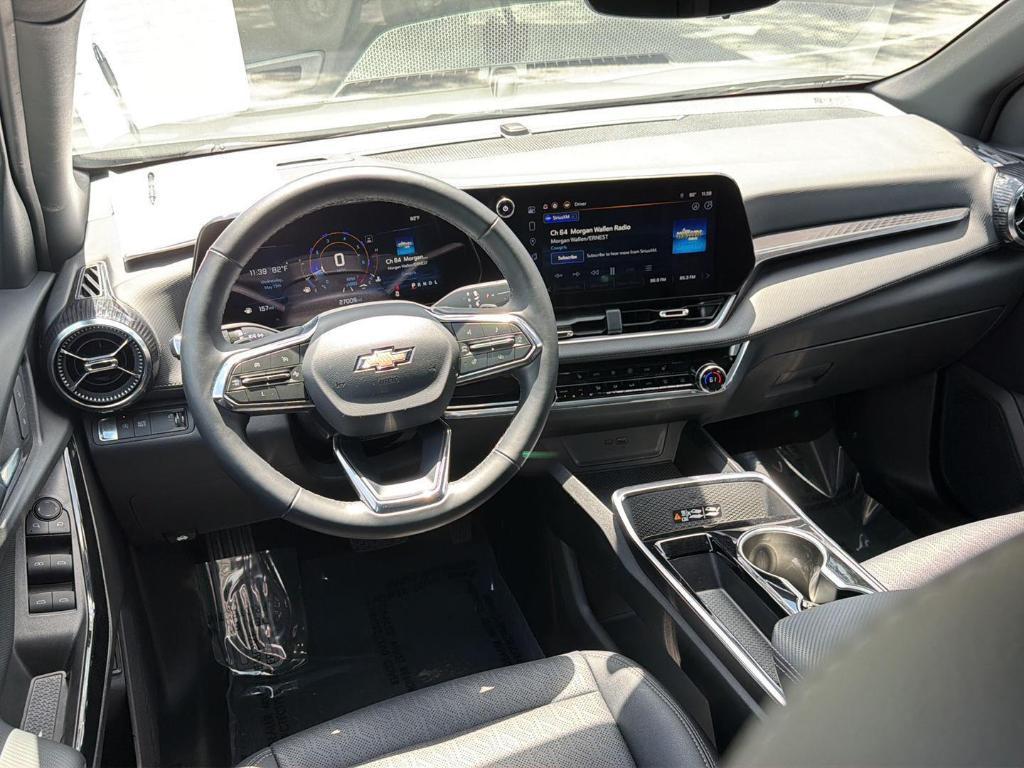 used 2025 Chevrolet Equinox car, priced at $25,595