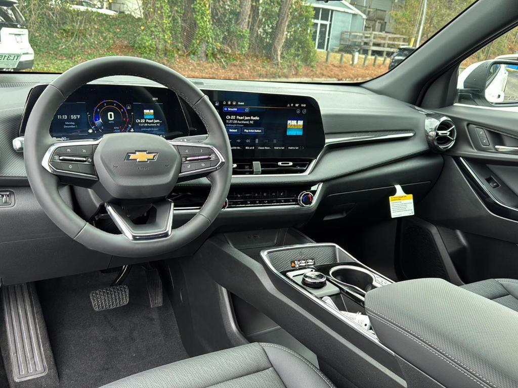 new 2026 Chevrolet Equinox car, priced at $30,330