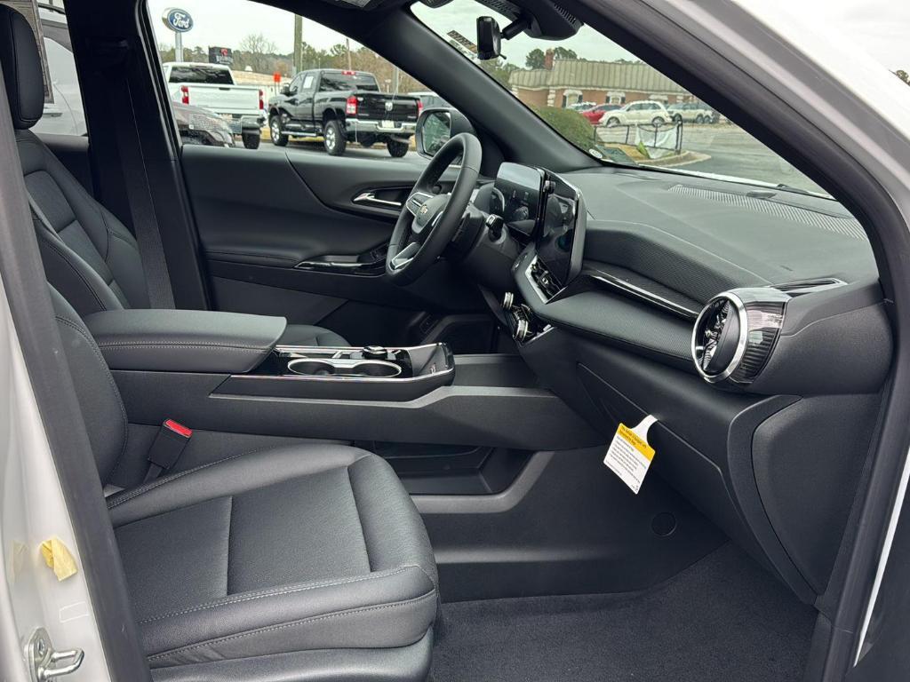 new 2026 Chevrolet Equinox car, priced at $30,330