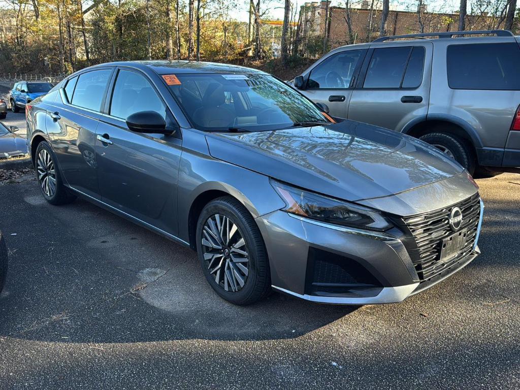 used 2024 Nissan Altima car, priced at $19,991