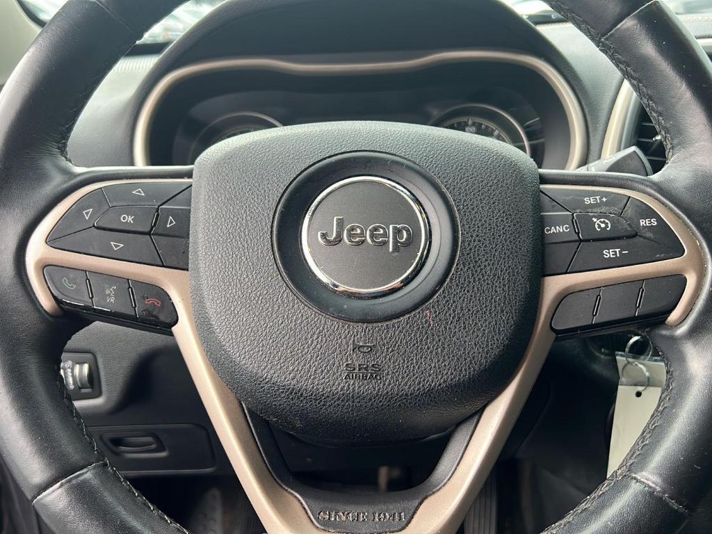used 2016 Jeep Cherokee car, priced at $10,995