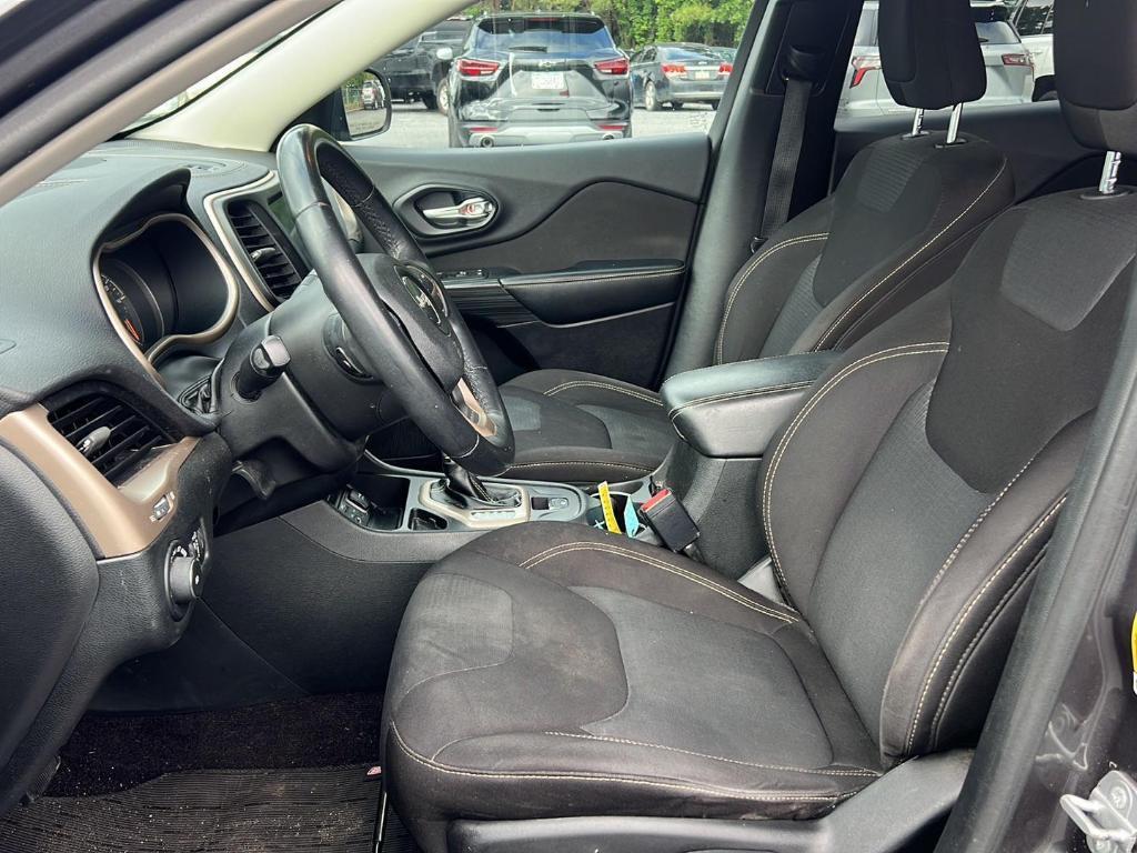 used 2016 Jeep Cherokee car, priced at $10,995