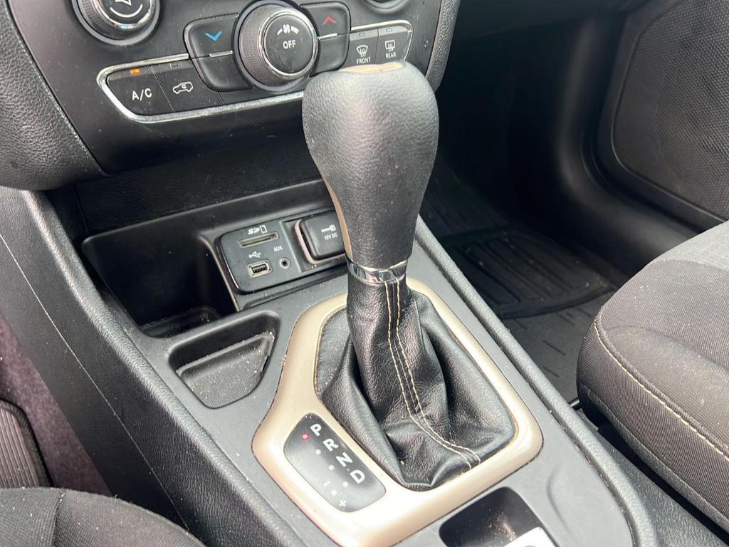 used 2016 Jeep Cherokee car, priced at $10,995