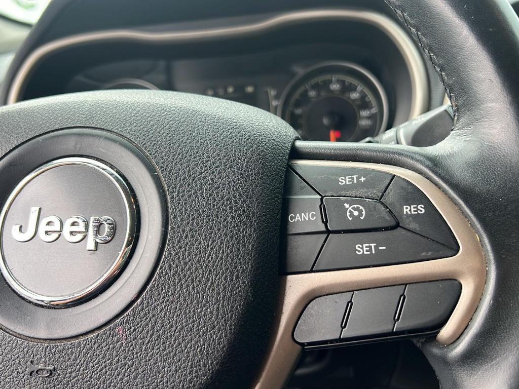 used 2016 Jeep Cherokee car, priced at $10,995