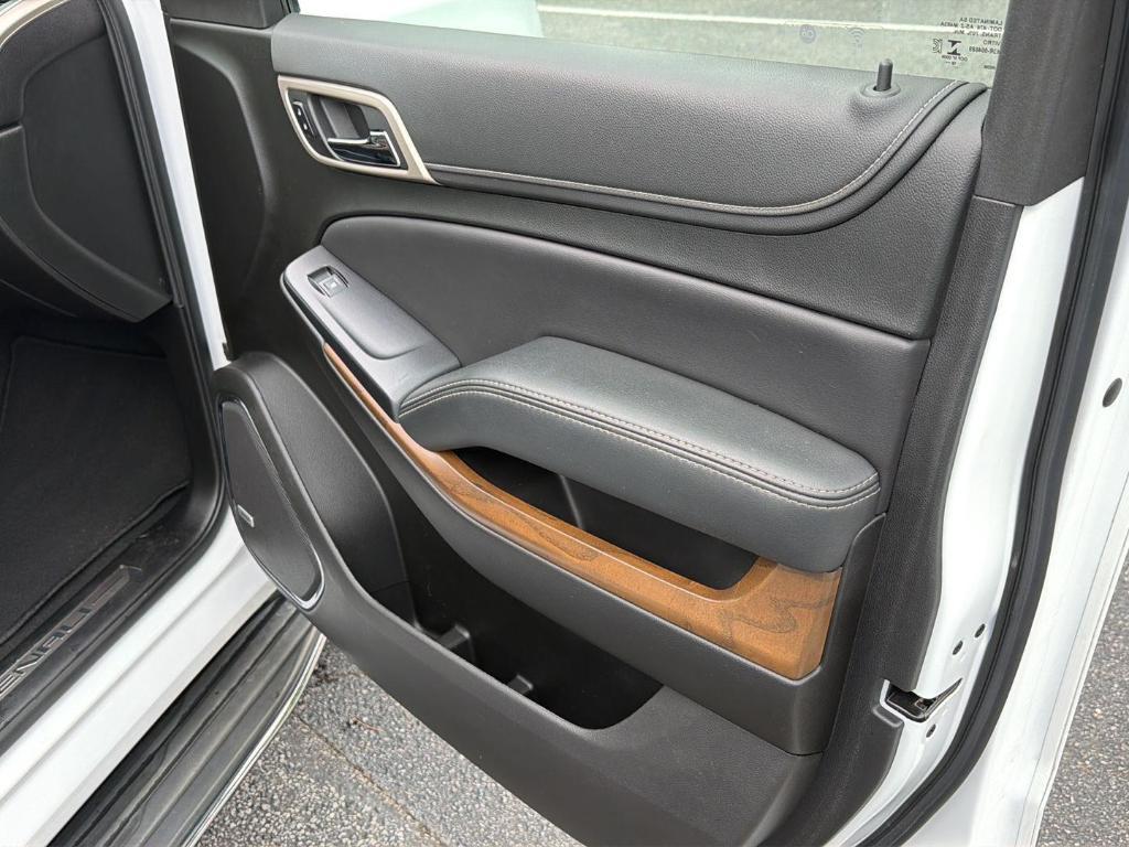 used 2019 GMC Yukon car, priced at $30,595