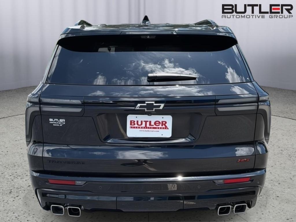 used 2024 Chevrolet Traverse car, priced at $43,998