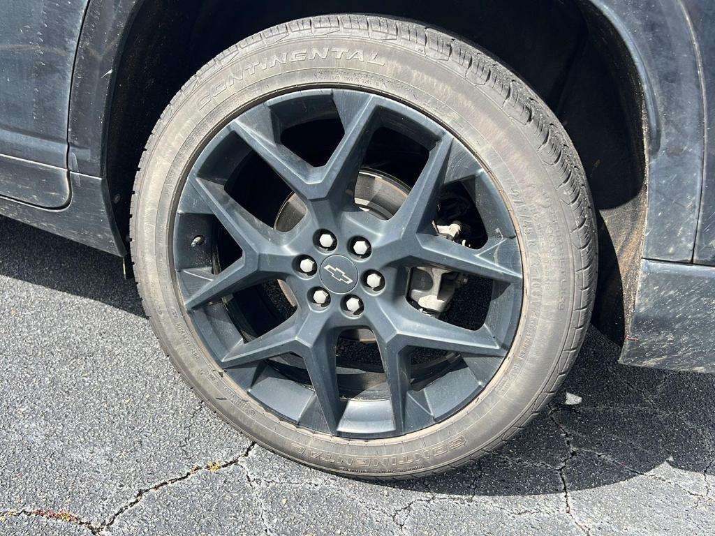 used 2024 Chevrolet Traverse car, priced at $43,998