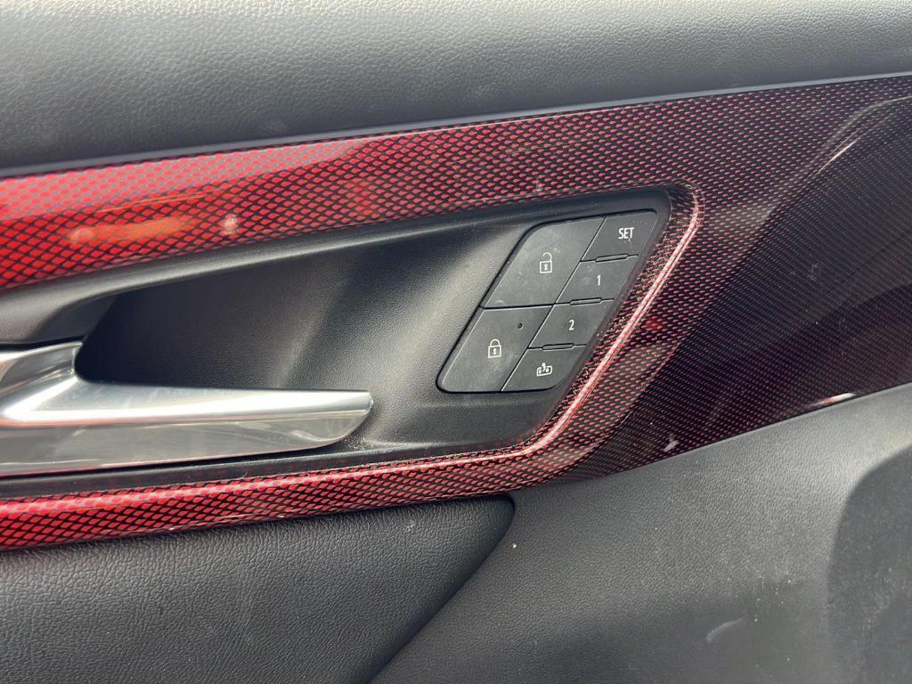 used 2024 Chevrolet Traverse car, priced at $43,998
