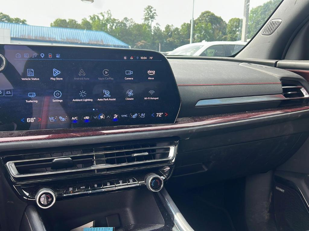 used 2024 Chevrolet Traverse car, priced at $43,998