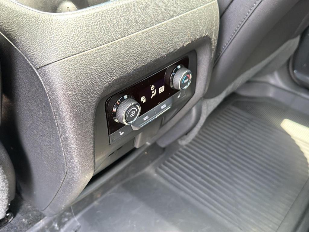 used 2024 Chevrolet Traverse car, priced at $43,998