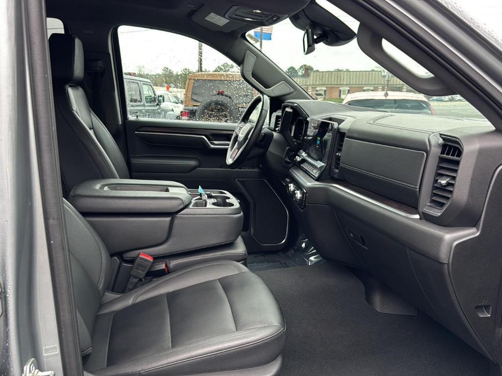 used 2025 GMC Sierra 1500 car, priced at $39,588
