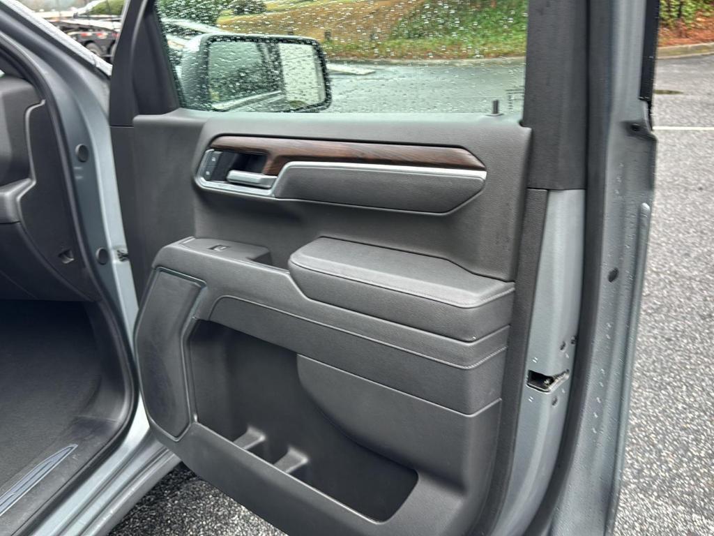 used 2025 GMC Sierra 1500 car, priced at $39,588