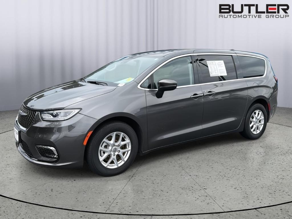 used 2023 Chrysler Pacifica car, priced at $26,998