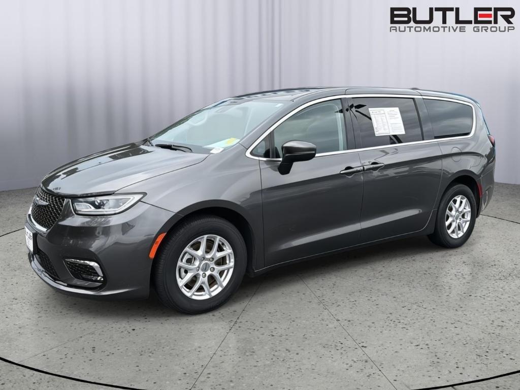 used 2023 Chrysler Pacifica car, priced at $26,998