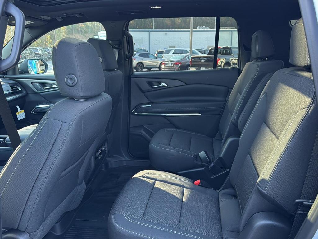 new 2026 Chevrolet Traverse car, priced at $44,155