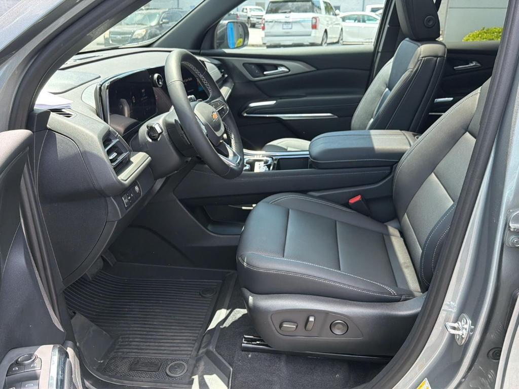 new 2026 Chevrolet Traverse car, priced at $46,760