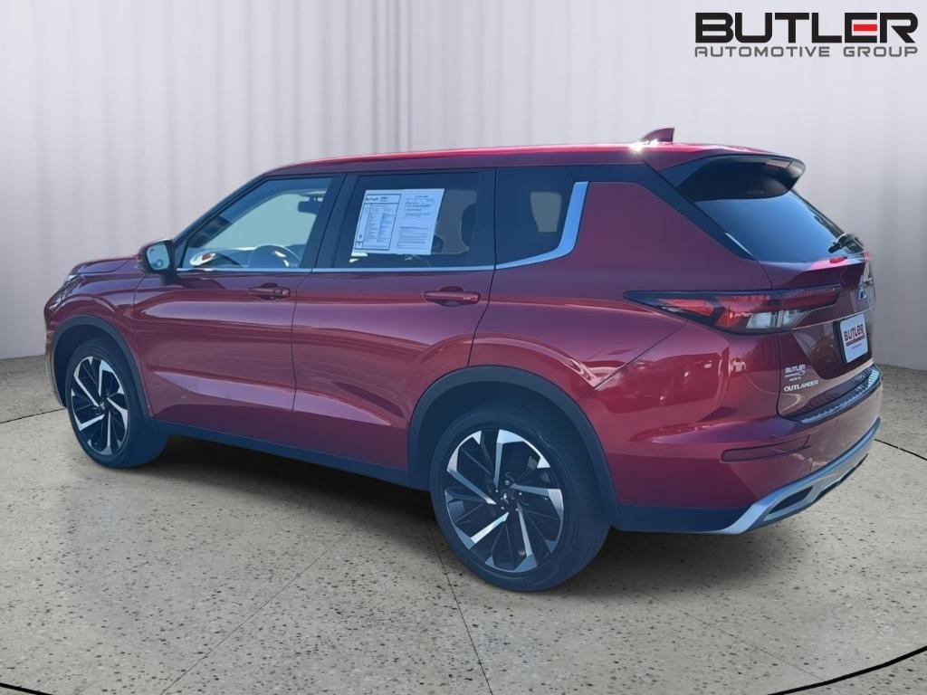 used 2024 Mitsubishi Outlander car, priced at $25,999