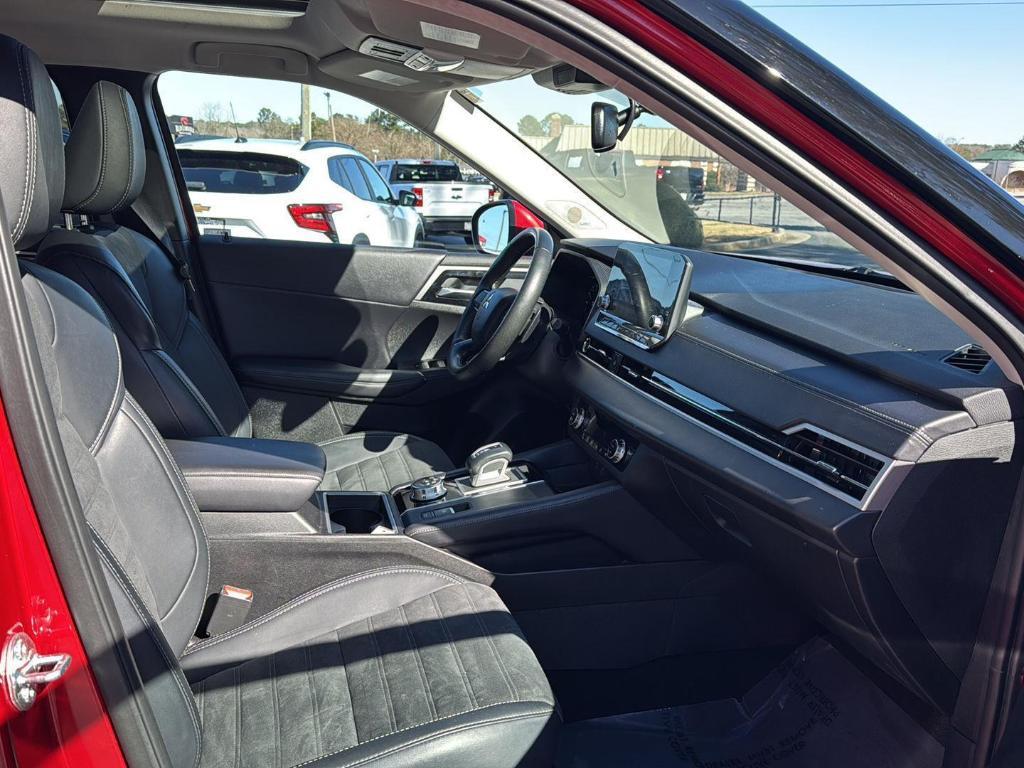 used 2024 Mitsubishi Outlander car, priced at $25,999