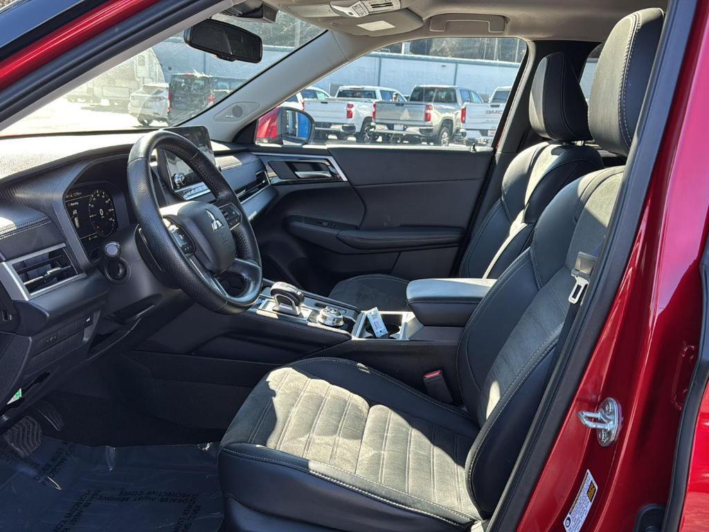 used 2024 Mitsubishi Outlander car, priced at $25,999