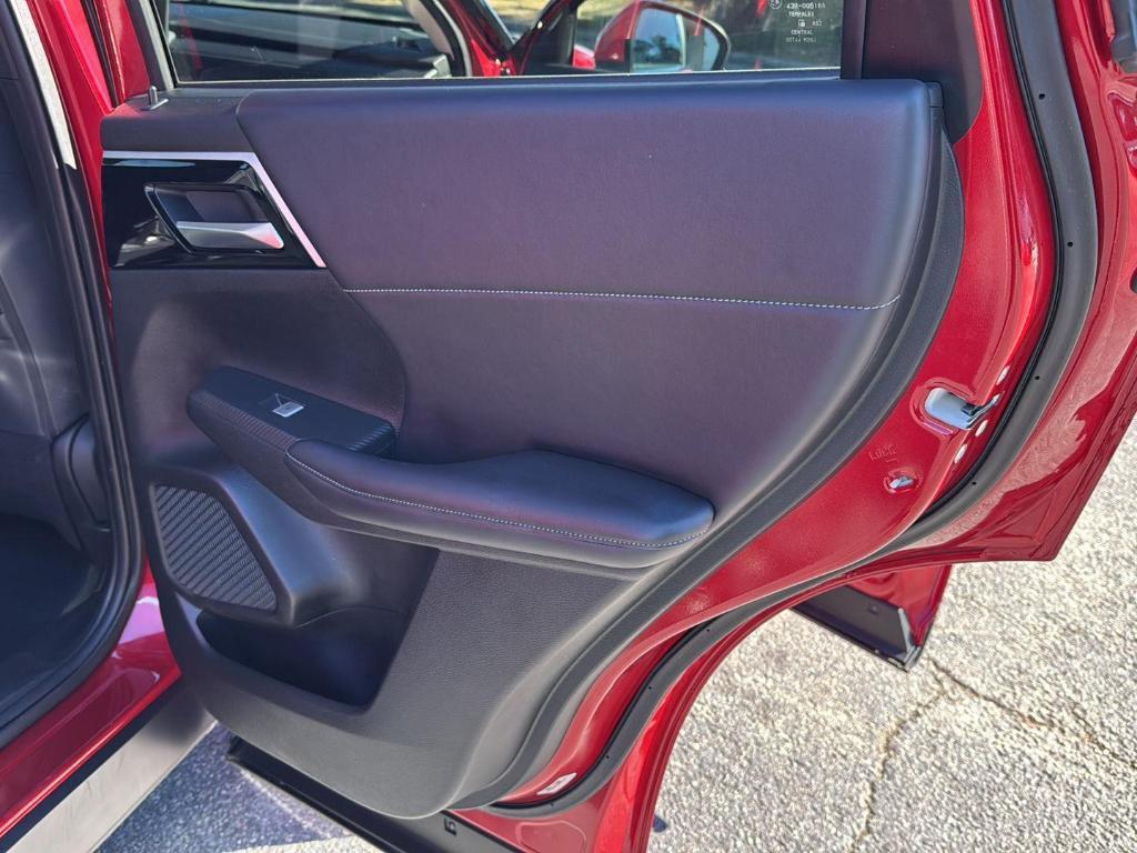 used 2024 Mitsubishi Outlander car, priced at $25,999