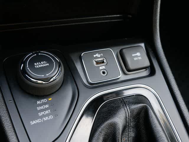 used 2020 Jeep Cherokee car, priced at $15,998