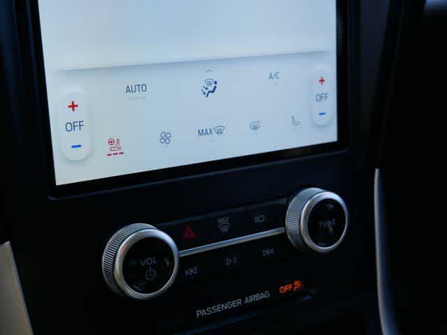 used 2024 Ford Edge car, priced at $30,998