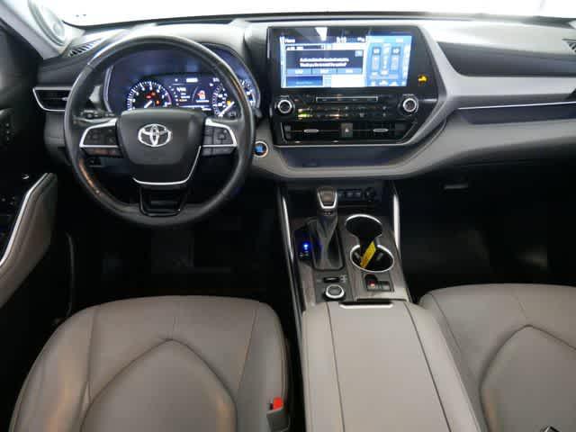used 2021 Toyota Highlander car, priced at $37,473