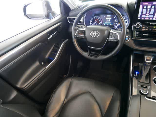 used 2020 Toyota Highlander car, priced at $27,473